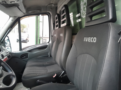 Iveco Daily 35s14 2013 Baú Com Motor Novo Ótimo Estado