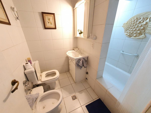 Lote En Martindale C.c. 1900m2 Con Pileta, Casa A Demoler