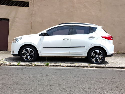 JAC T40 1.6 16V GASOLINA PLUS 4P CVT