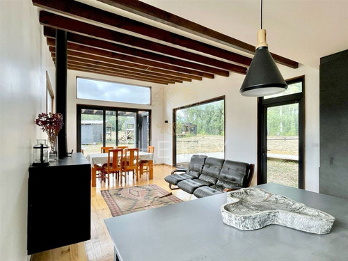 Casa En Arriendo De 3 Dorm. En Loncotraro, Villarrica.