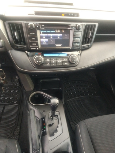 Imagen 12 de 15 de Toyota Rav4 2017 2.5 Xle 4wd At