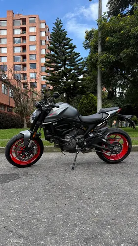 Ducati Monster 937