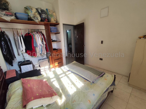 José Trivero Vende Hermosa Casa Ubicada En Excelente Zona De Cabudare, Cuenta Con Tanque Subterraneo