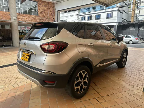 Renault Captur 2.0 Intens Automática