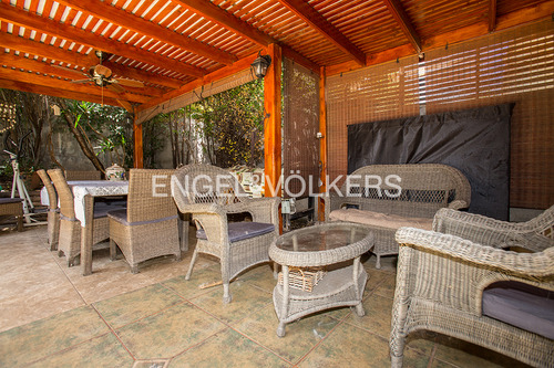 Venta Casa San Carlos De Apoquindo/ Condominio