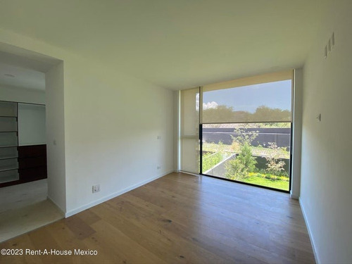 Departamento Con Cuarto De Servicio Y 3 Recámaras. Renta - Santa Fe Juriquilla