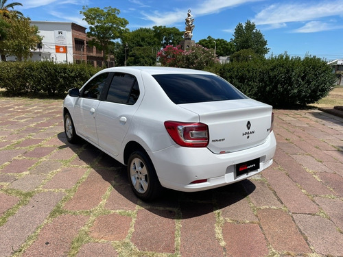 Imagen 6 de 18 de Renault Logan 2015 1.6 Privilége (( Gl Motors )) Financiamos