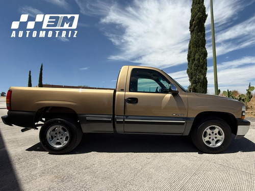 Chevrolet Cheyenne 5.3 2500 Cab Reg K 295hp 4x2 Mt