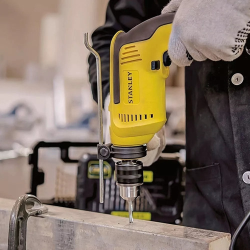 Imagen 4 de 5 de Taladro Percutor Stanley 700w 13mm Sdh700 Amarillo 50