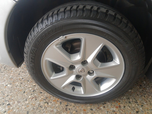 Imagen 9 de 15 de Renault Logan 2015 1.6 Privilége Gnc De 5ta