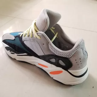 Zapatillas Yeezy Boost 700 Wave Runner