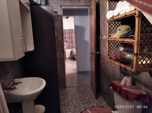 Imagen 8 de 10 de Se Vende Casa En Margarita Ve02-701mg-cort