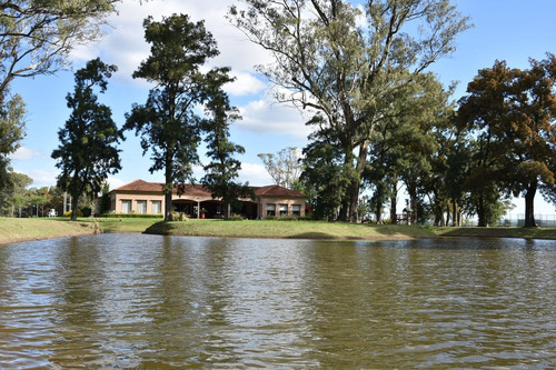 Imagen 3 de 9 de Lote En Venta A La Laguna En Barrio San Lucas.-