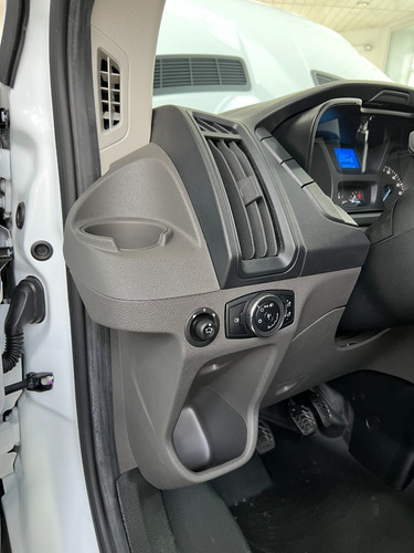 Imagen 15 de 16 de Ford Transit Furgon Medio