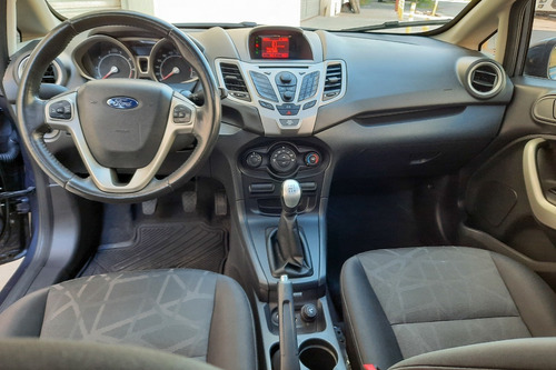 Ford Fiesta Kinetic Titanium *unico Dueño* Excelente Estado
