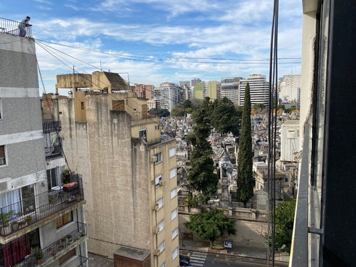 Imagen 6 de 17 de Departamento 3 Ambientes En Recoleta - Lleno De Luz Y Sol Con Cochera - A Reciclar!