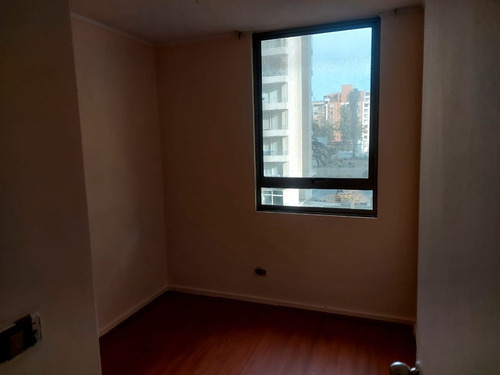Departamento En Venta De 2 Dorm. En Macul