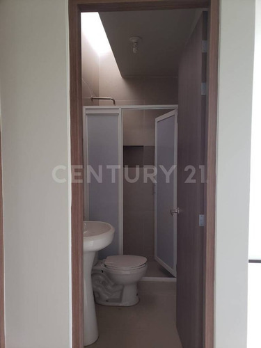 Imagen 20 de 30 de Se Vende Casa En Senda Real Celaya Guanajuato