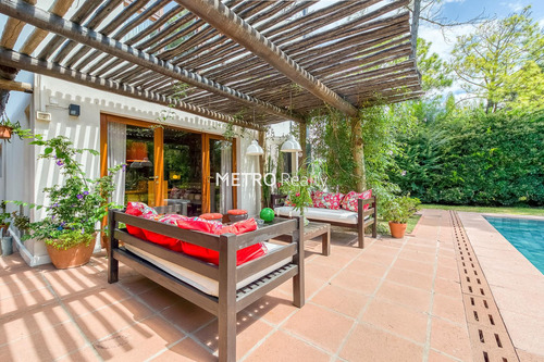 Casa En Venta En Lote Interno En Mayling Club De Campo