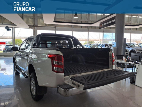 Imagen 11 de 14 de Mitsubishi L200 4x4 Turbo Diesel 2020