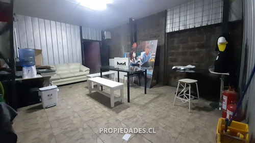 Local Comercial En Venta En Ñuñoa / Emilio Vaisse