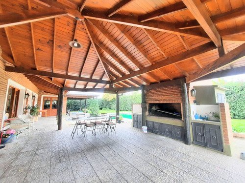 Venta Casa 4 Ambientes La Concepción Con Pileta