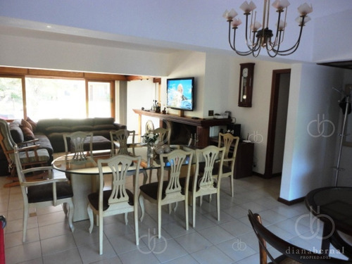 Imagen 8 de 25 de Mansa A Metros Del Mar, Chalet De 5 Dormitorios, 3 Baños Y Piscina Climatizada.- Ref: 54487
