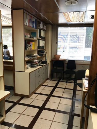 E Alquila Oficina-64m²-4puestos Trabajo-recepcion-a/a-santa Paula/cafetal
