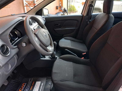 Imagem 15 de 15 de Renault Logan Authentique 1.0 (flex)