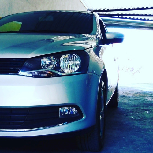 Imagem 3 de 14 de Volkswagen Voyage 1.6 Msi Highline Total Flex I-motion 4p