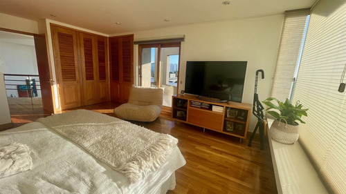 Casa En Venta De 5 Dorm. En Concón