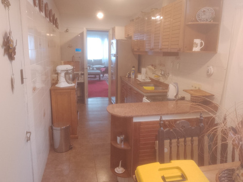 Excepcional Dpto! Piso Alto, Liv.com. Estar, 2-3 Dorms, 2 Baños, Coc. C/com Diario, Serv.completo, Buen Gge. Calefacción. Impecable Estado. Véalo!