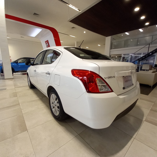 Imagen 7 de 14 de Nissan Versa 1.6 V-drive Mt