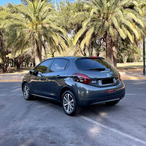 Imagen 3 de 10 de Peugeot 208 1.6 5ptas Feline 115cv