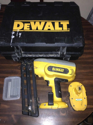 Clavadora Angular A Bateria Dewalt 18 Volts