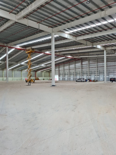 Imagen 7 de 14 de Deposito A Estrenar 4.700 M2