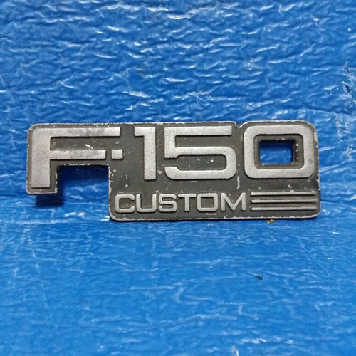 Emblema F-150 Custom De Aluminio Usado 