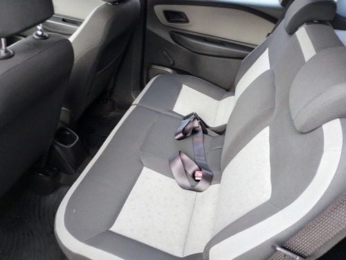 Imagen 10 de 13 de Chevrolet Spin 2017 1.8 Lt 5as 105cv