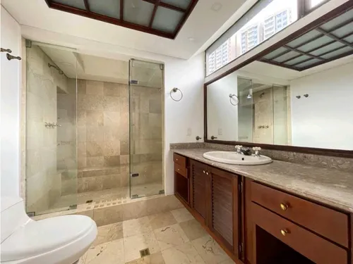En Venta Apartamento En Los Balsos, El Poblado