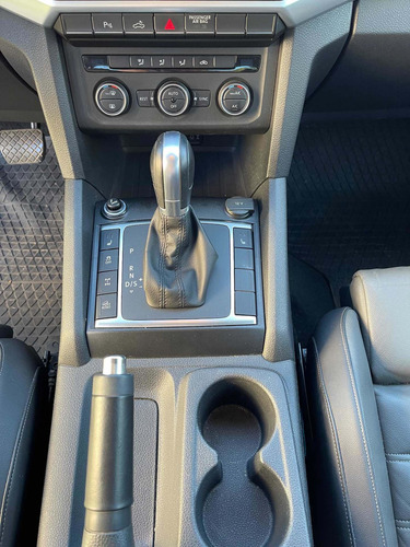 Imagen 10 de 12 de Volkswagen Amarok 2.0 Cd Tdi 180cv 4x4 Highline Pack At 2017