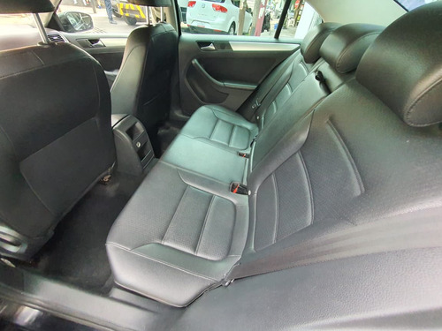 Volkswagen Jetta 2.5 Sport L5 Man Qc Nav B A C B E At