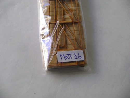 Imagen 6 de 7 de Nico Bandeja Autos Mitre Lat Ret Kit Fibrofacil H0 (mnt 61)