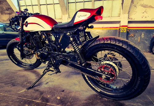 Imagen 5 de 8 de Bajaj Rouser 220f Cafe Racer