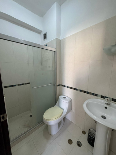 Apartamento Duplex En Alquiler. Residencias Risbel Garden, Urb. El Bosque Cod 276063