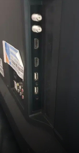 Smart 32 Hd Philco Para Repuesto O Reparar Pantalla Rota (Usado)