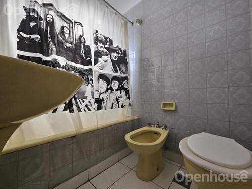 Departamento En Venta Dos Ambientes Con Cochera Cubierta/ Parque Patricios