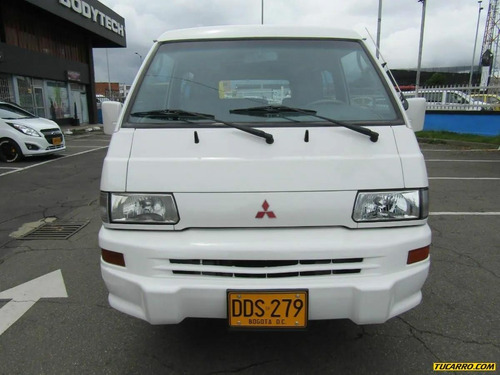 Mitsubishi L300 Microbús