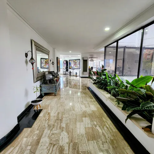 Apartamento En Venta En Los Balsos. Cod V12228