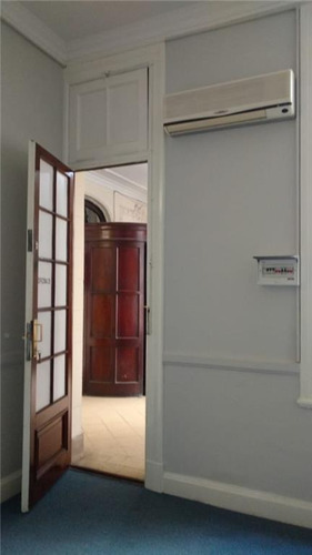 Imagen 6 de 16 de Regias Oficinas Ubicadas En El Histórico Edificio -pasaje Urquiza