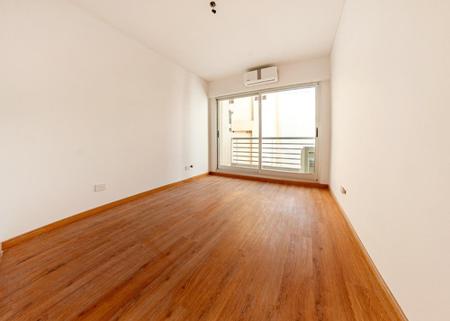 Venta Departamento En Palermo Piso Entero Con Balcón. 4 Ambientes Con Dependencia